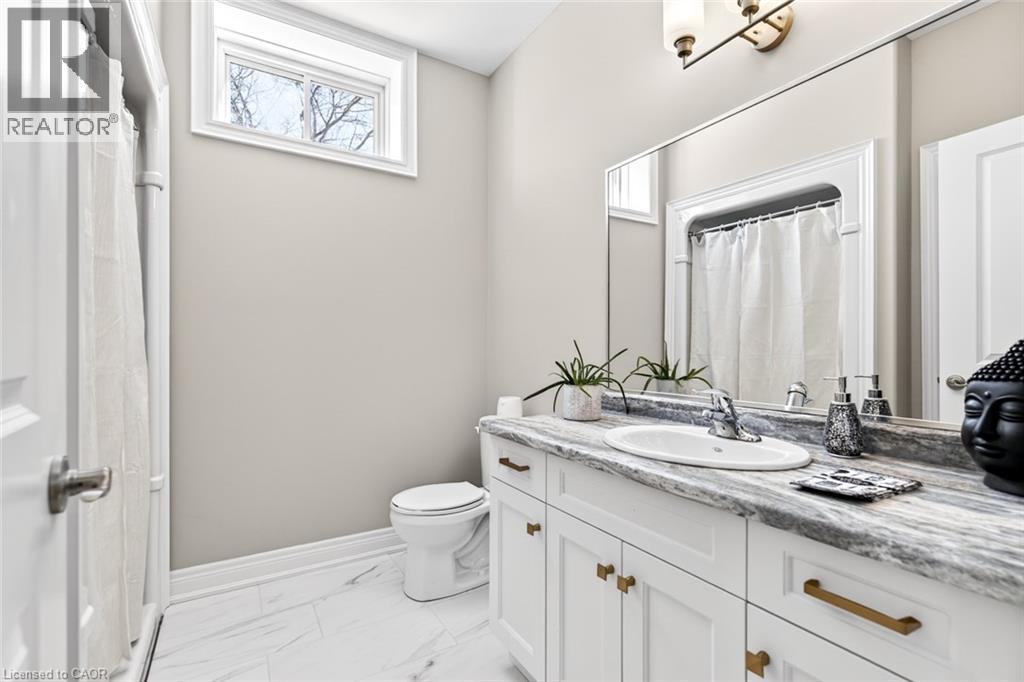 #4 3757 ST. PETER Avenue - 36