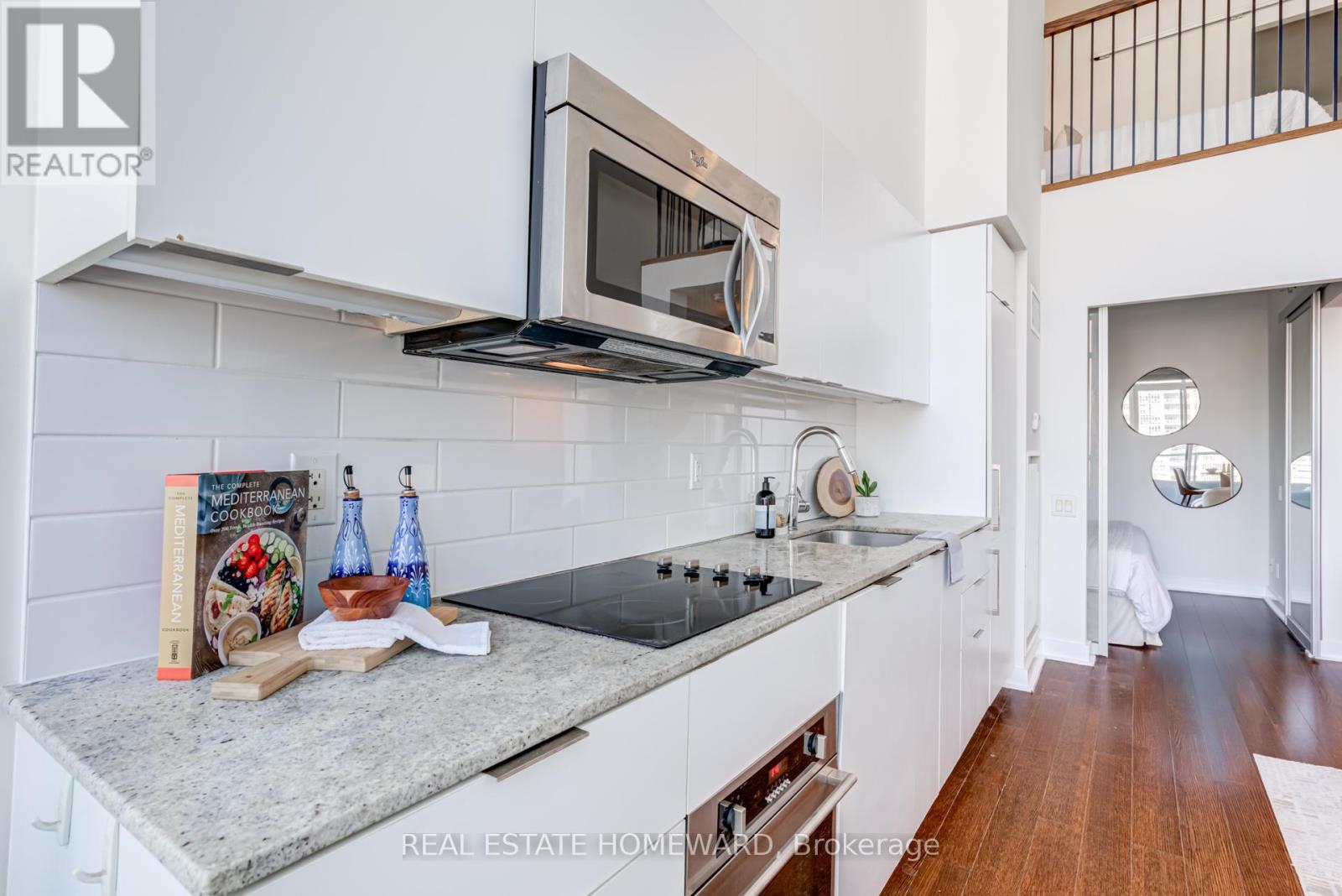 #732 5 HANNA AVENUE - 12