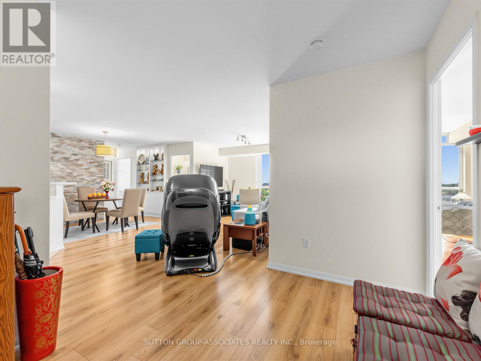 #1706 23 LORRAINE DRIVE - 13