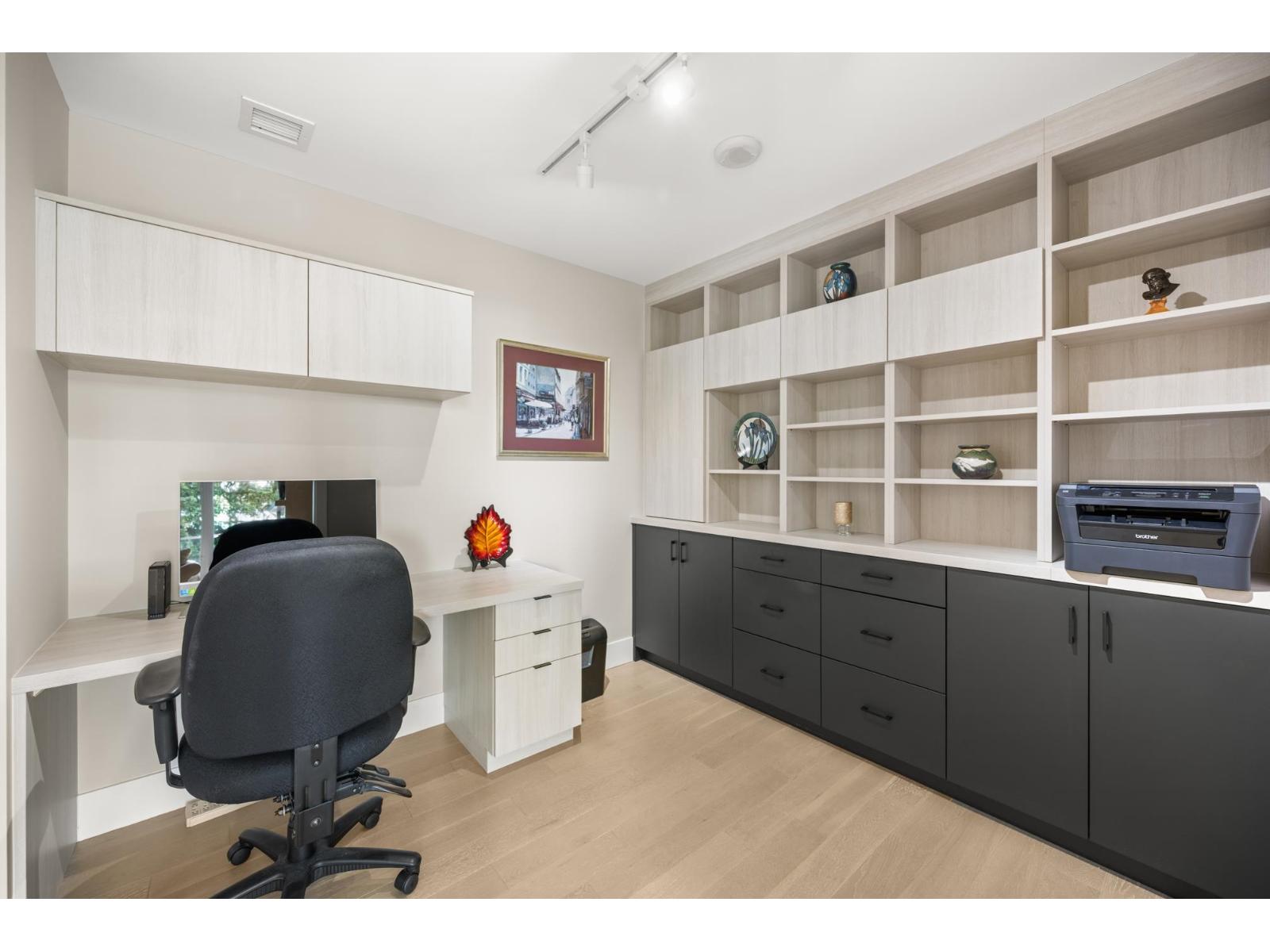 807 1501 VIDAL STREET, White Rock