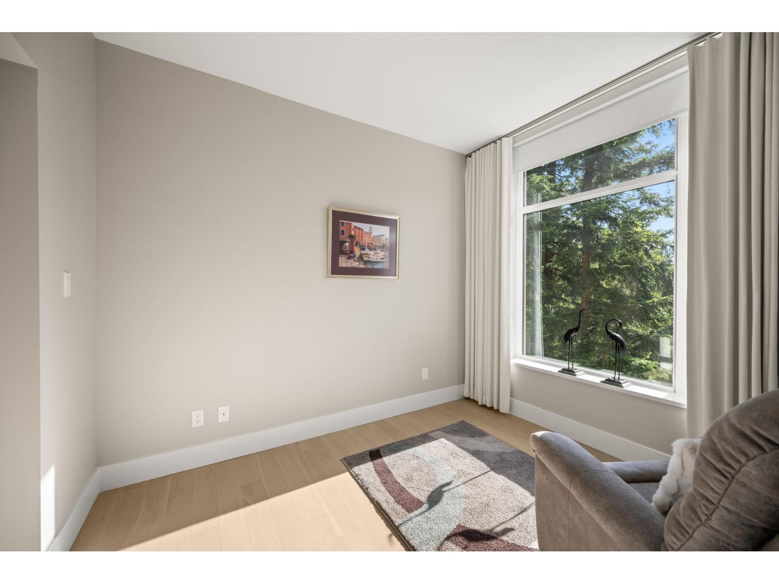 807 1501 VIDAL STREET, White Rock