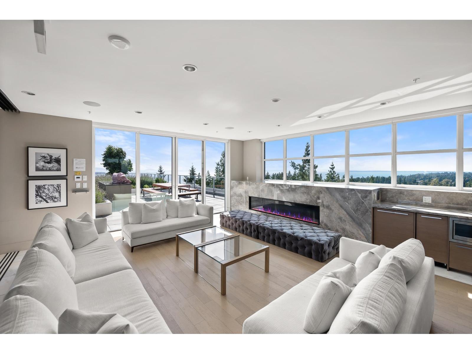 807 1501 VIDAL STREET, White Rock