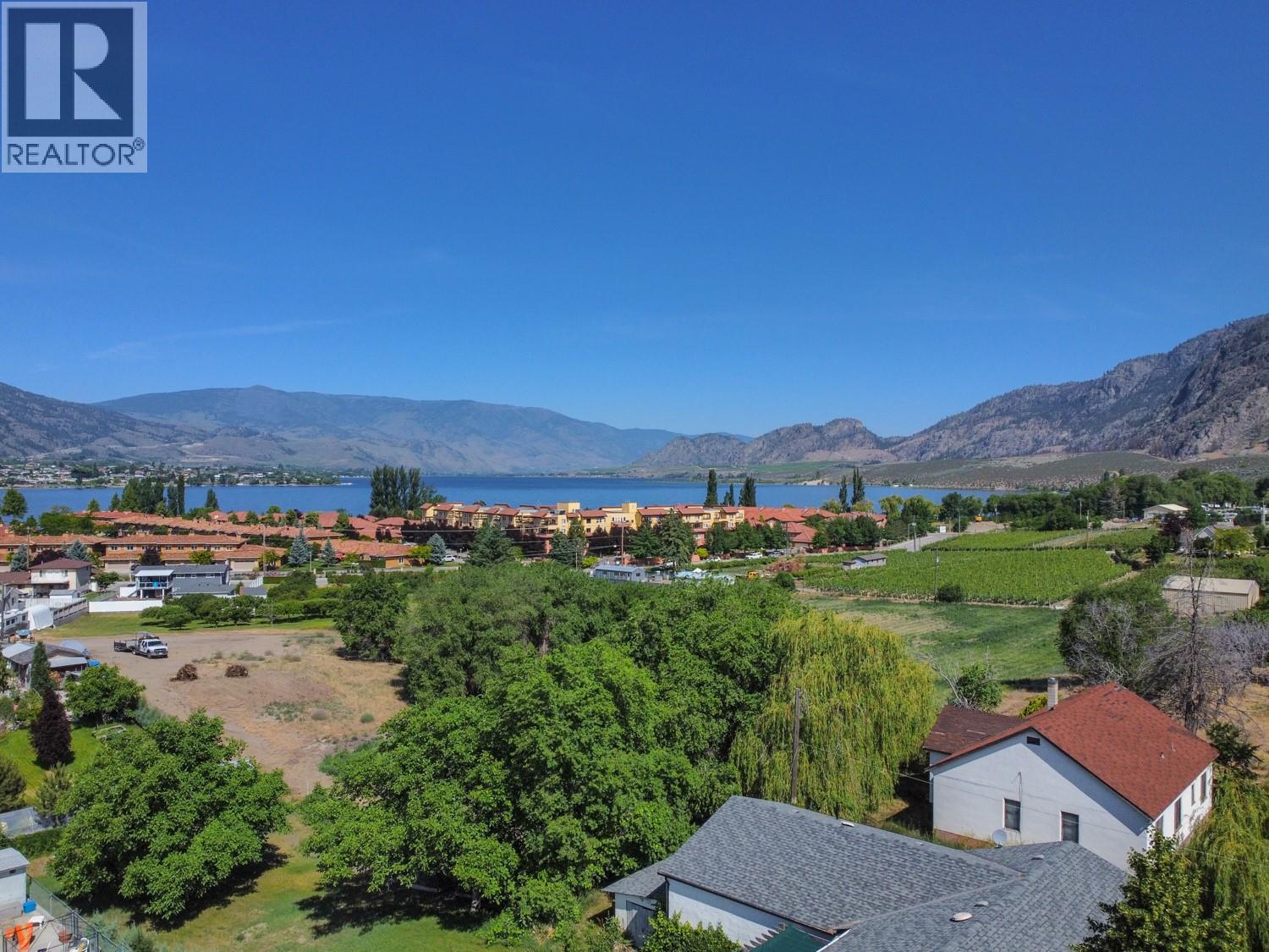 7012 TAMARACK Drive, Osoyoos
