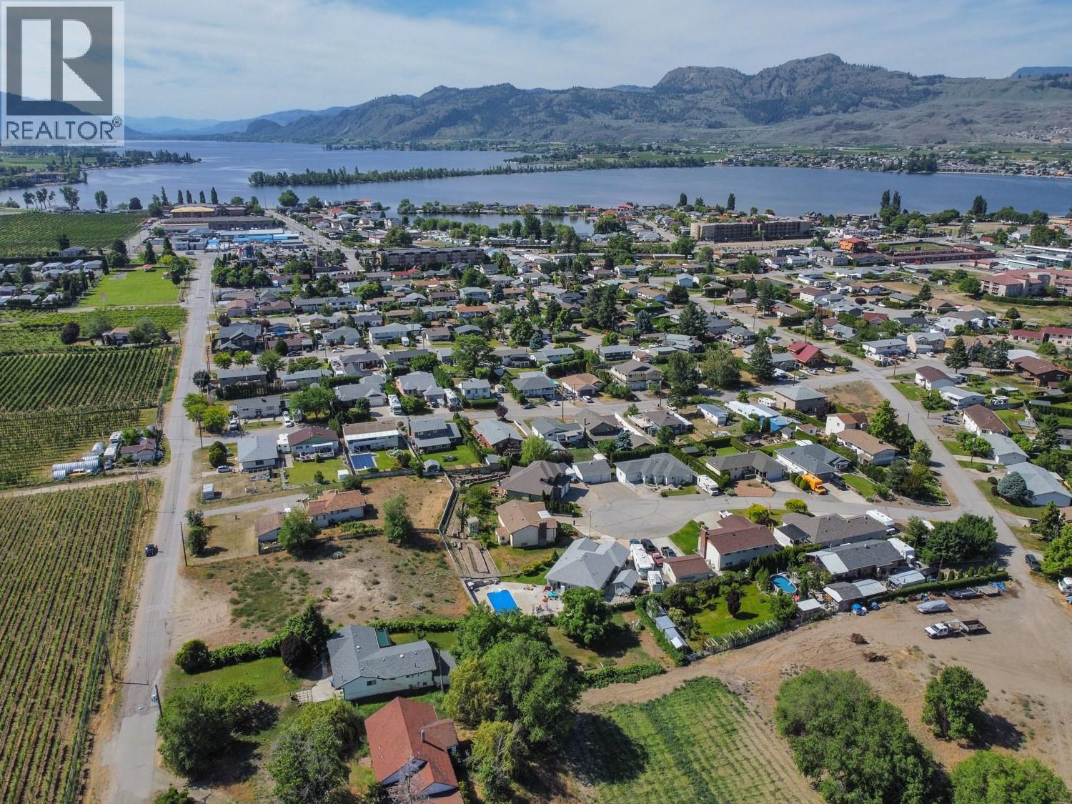 7012 TAMARACK Drive, Osoyoos