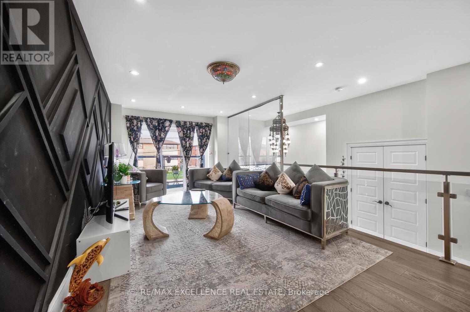 442 PHARMACY AVENUE S - 18