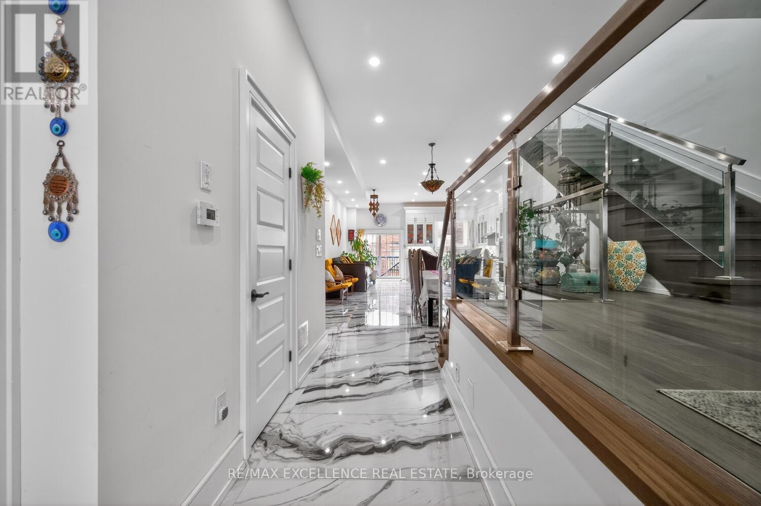 442 PHARMACY AVENUE S - 6