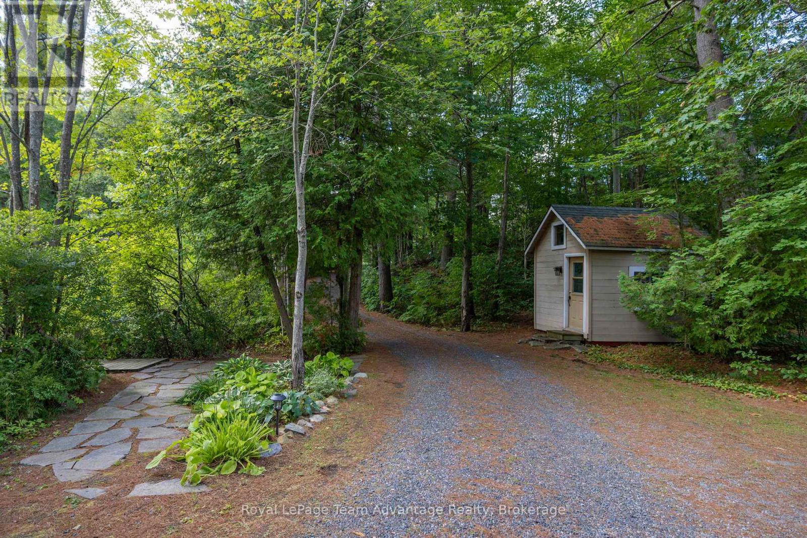 5 FALLINGVIEW TRAIL - Image 46
