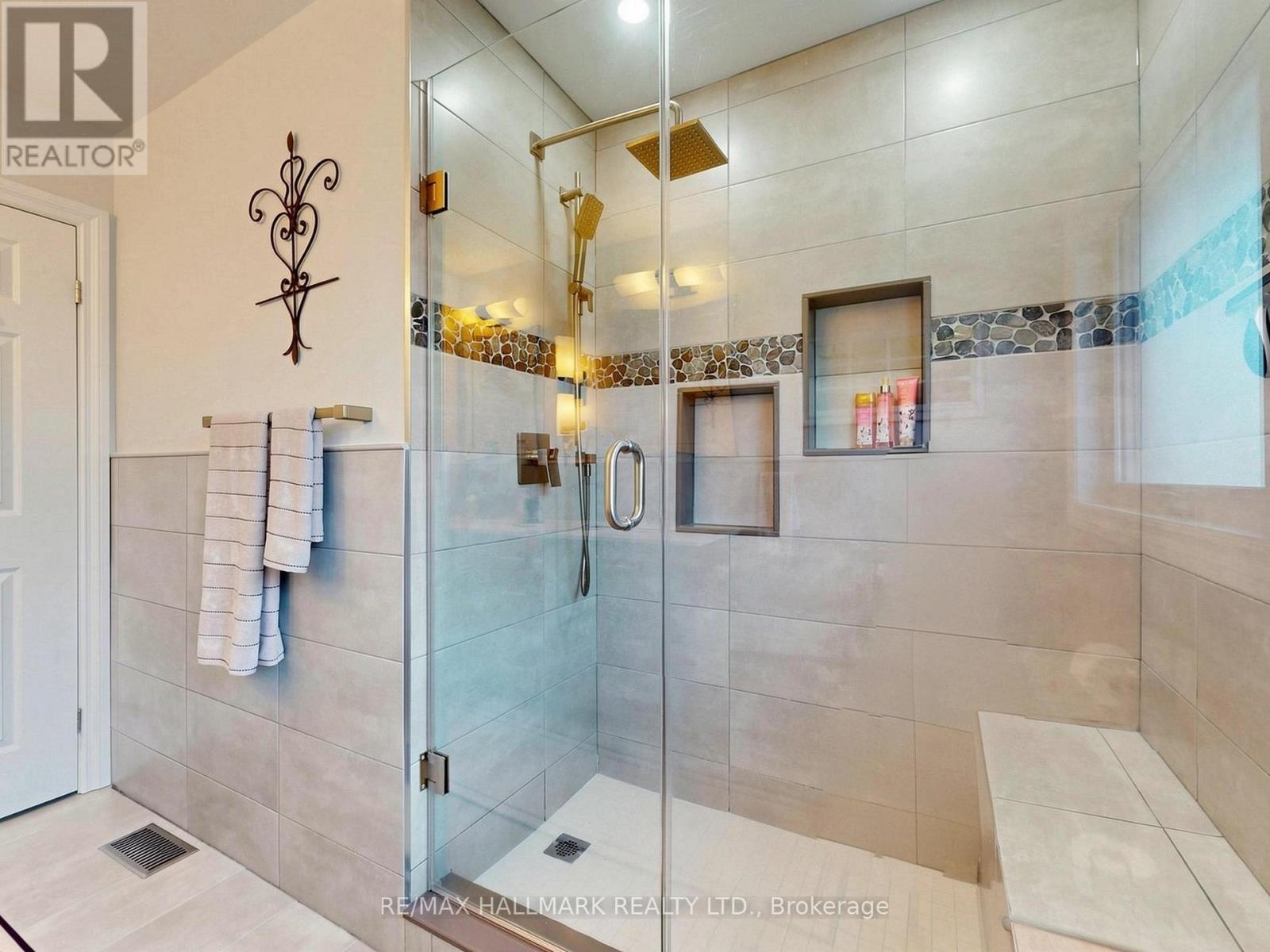 98 ARROWHEAD DRIVE - 42