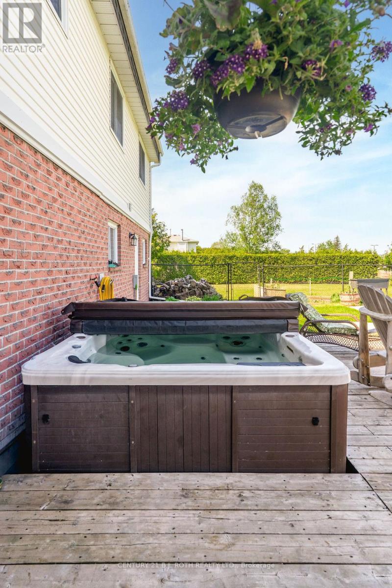 2823 SMALL STREET - 33