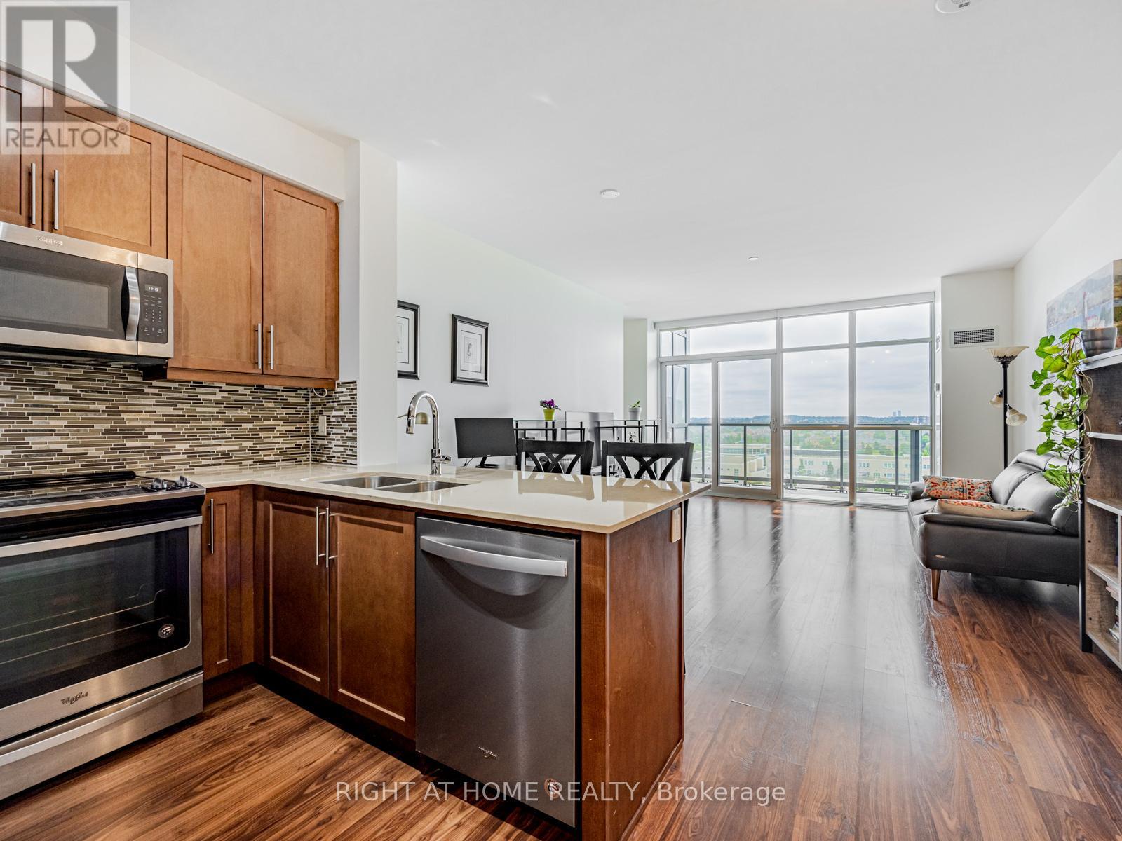 #1010 65 ONEIDA CRESCENT - 25