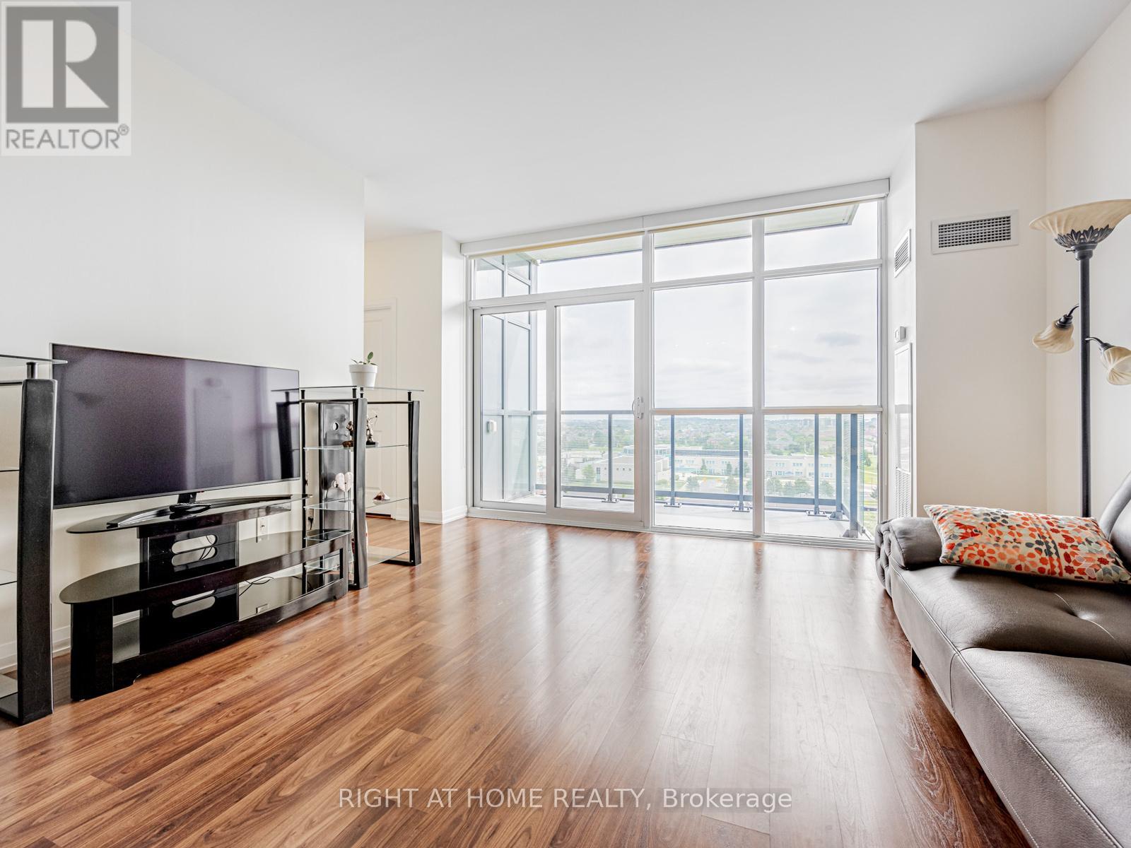#1010 65 ONEIDA CRESCENT - 5