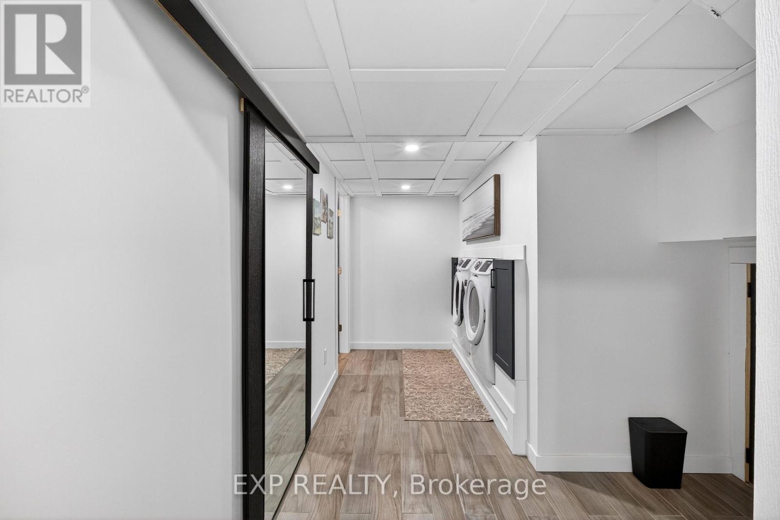 92 MARY STREET - 32