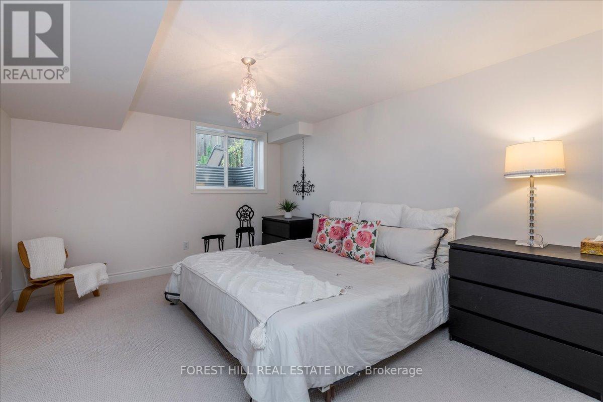 #10 10 INVERMARA COURT - 28