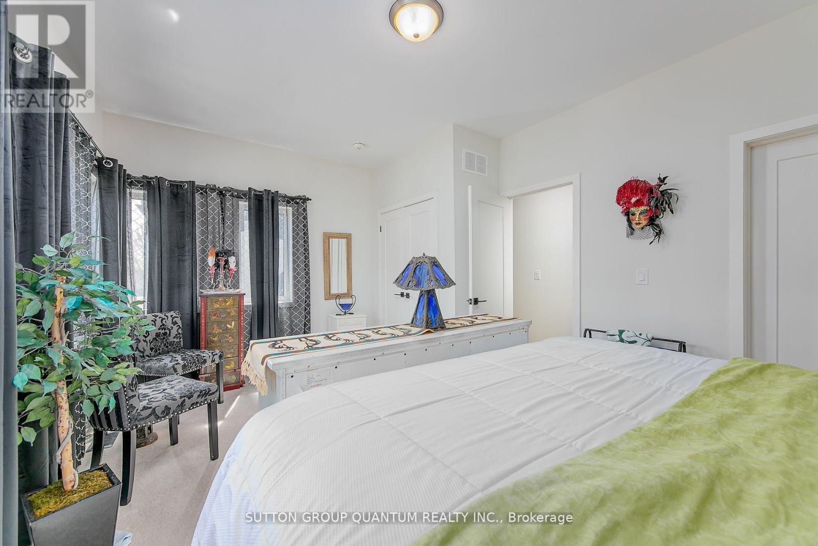 35 RUBY CRESCENT - 33