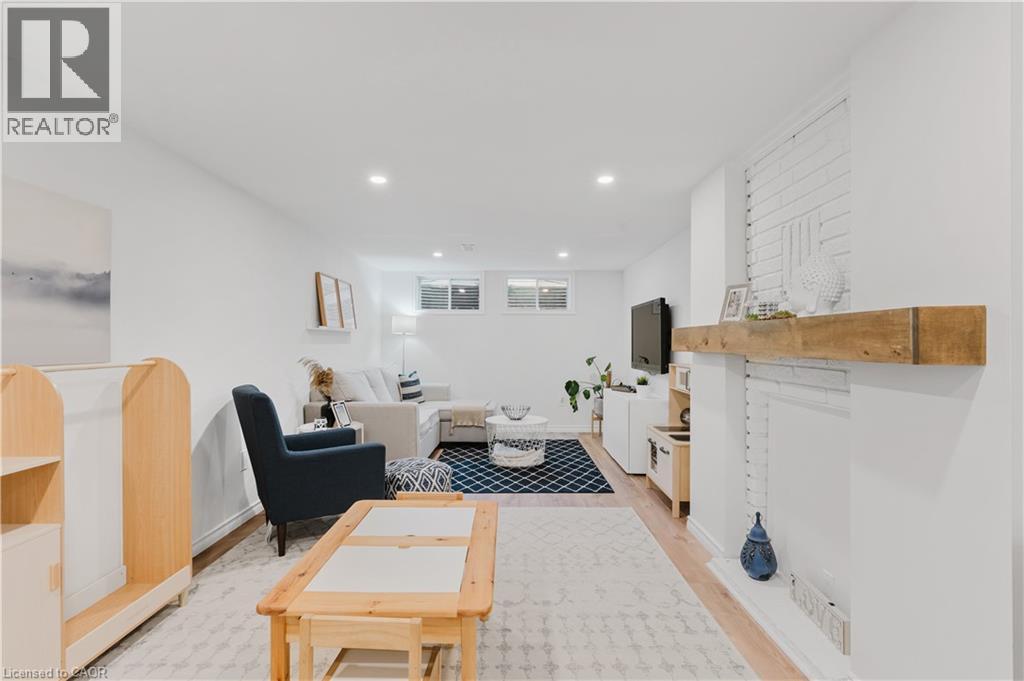 42 FOURTH Avenue - 25