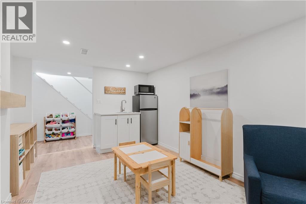 42 FOURTH Avenue - 27