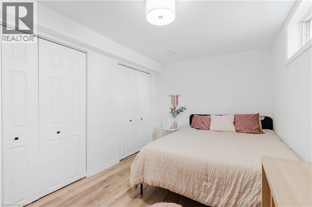 42 FOURTH Avenue - 32