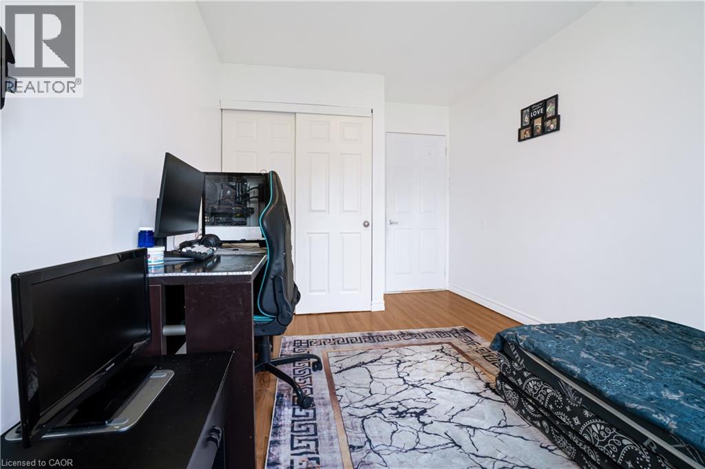#87 1096 JALNA Boulevard - 18