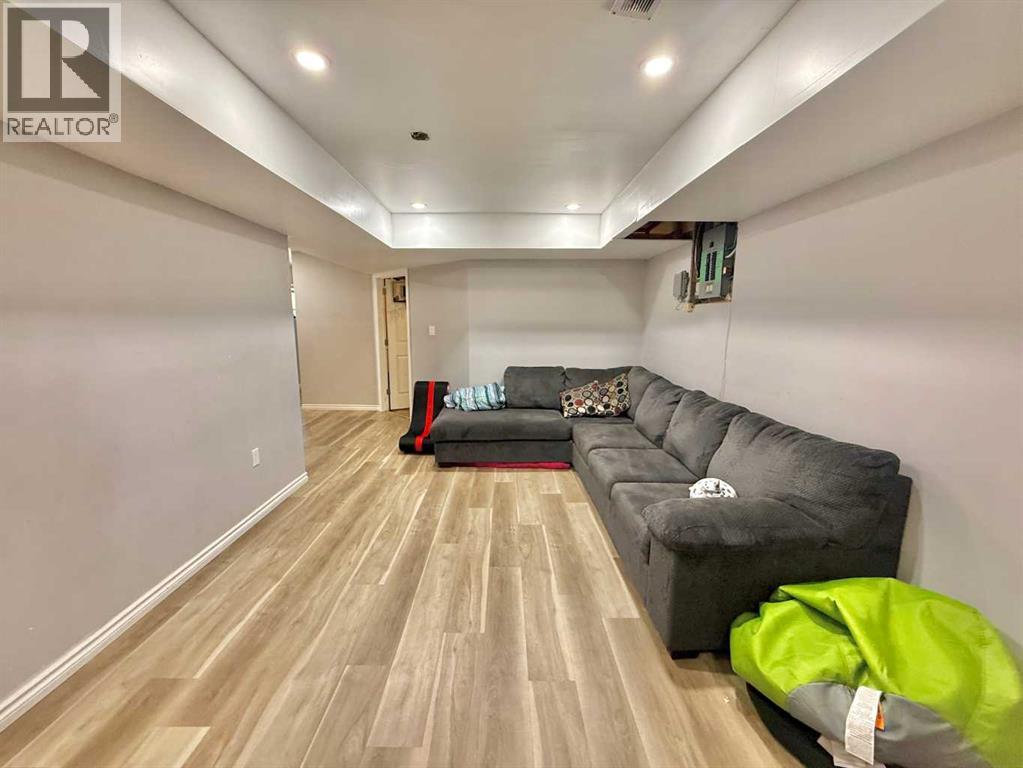 389 Mountain Street — photo 18