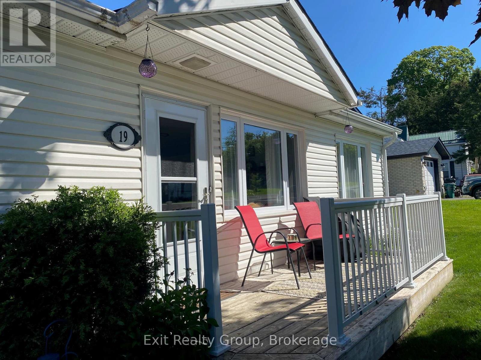 19 BELLEVILLE STREET - 5
