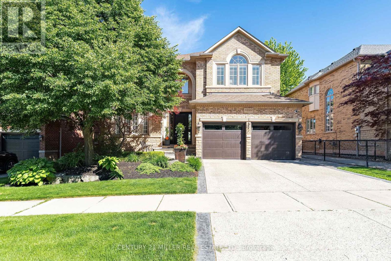 1392 CLEARWATER CRESCENT - 1