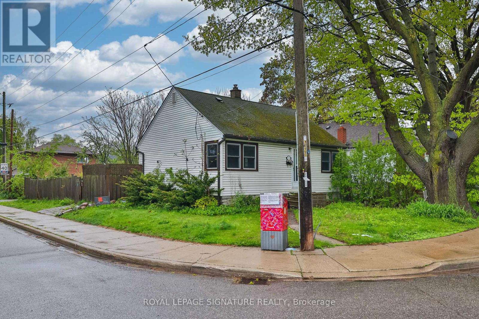 178 ANGELENE STREET - 1