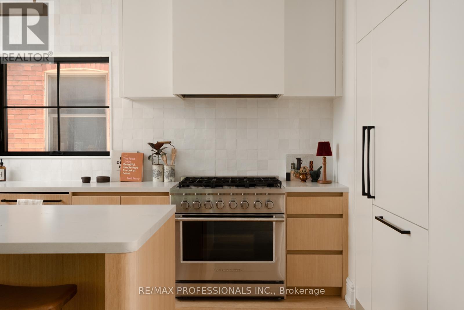 286 WRIGHT AVENUE - 8