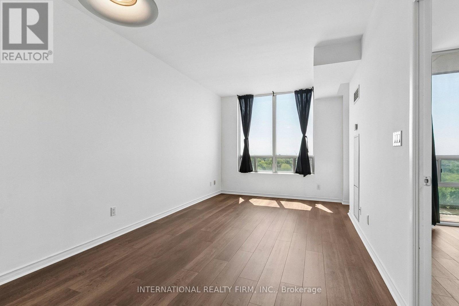 #1011 3391 BLOOR STREET W - 10