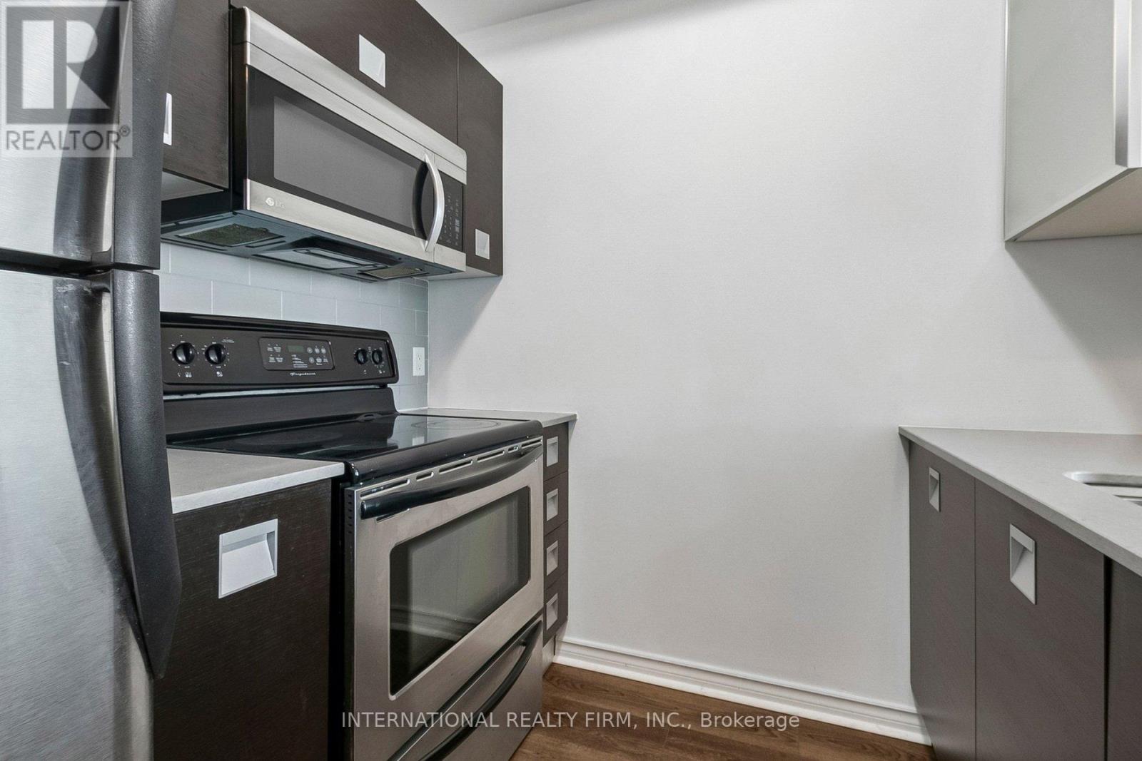 #1011 3391 BLOOR STREET W - 21