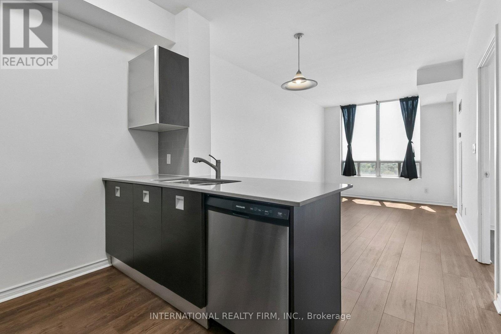 #1011 3391 BLOOR STREET W - 22