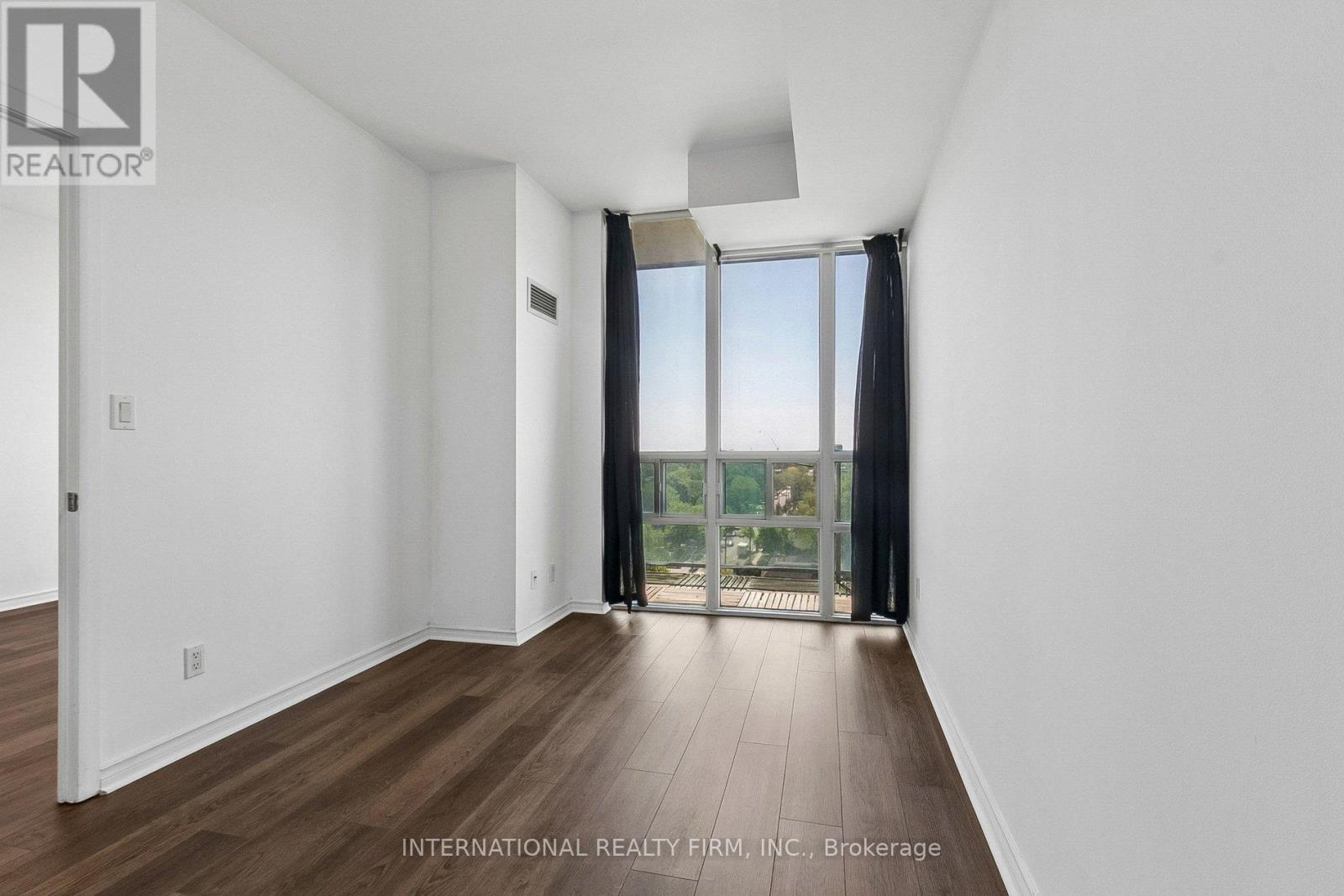 #1011 3391 BLOOR STREET W - 25