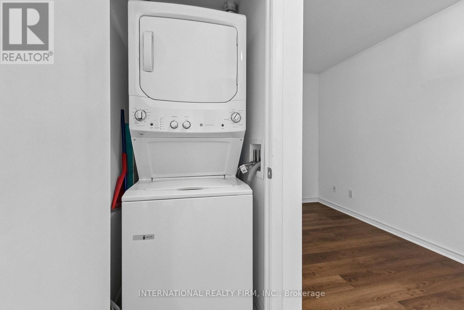 #1011 3391 BLOOR STREET W - 27