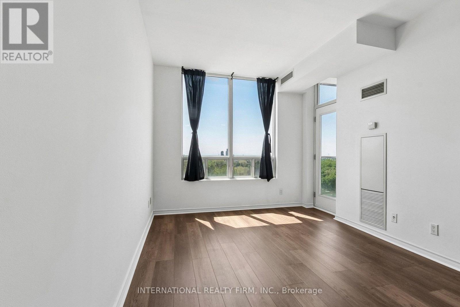 #1011 3391 BLOOR STREET W - 8