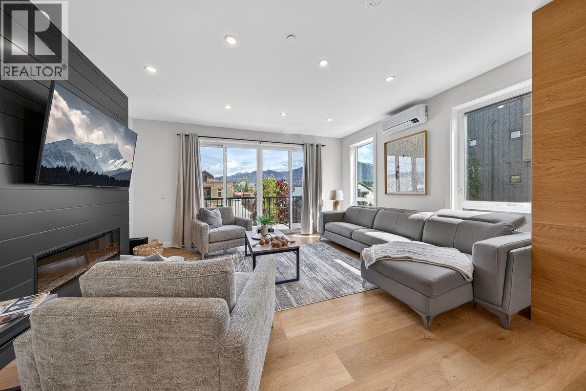#403 510 14TH Street - Image 3