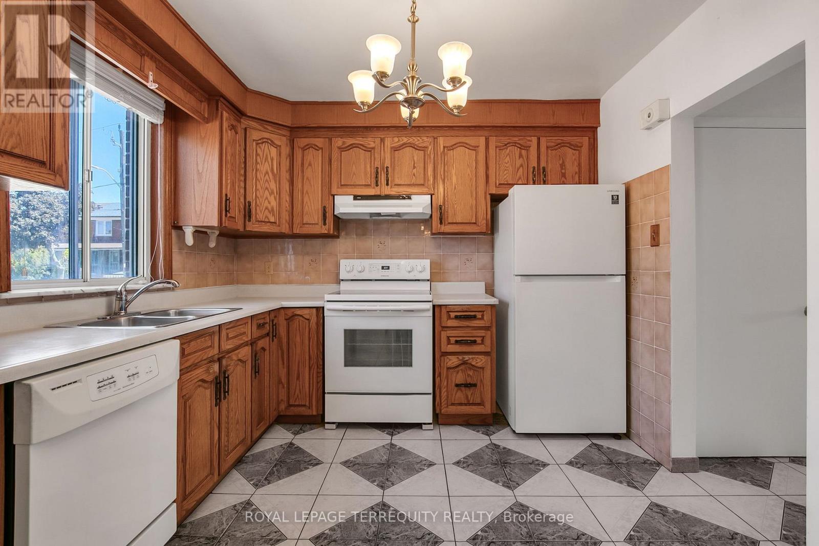 57 CALICO DRIVE - 21