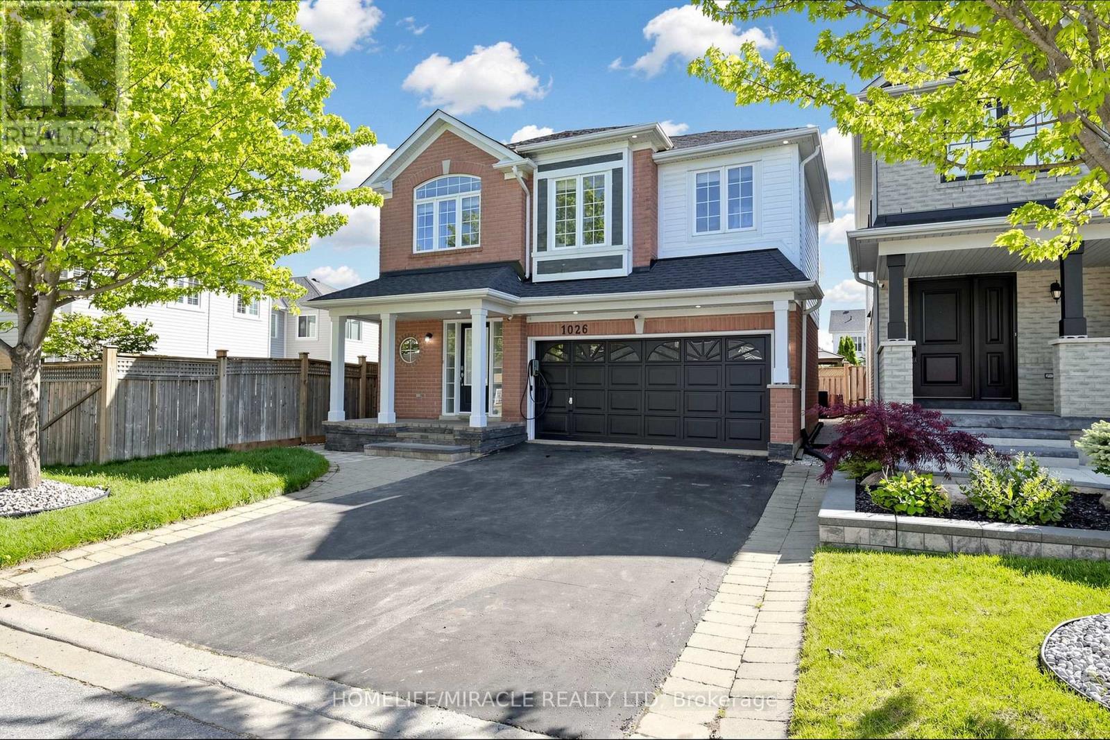 1026 HOLDSWORTH CRESCENT - 1