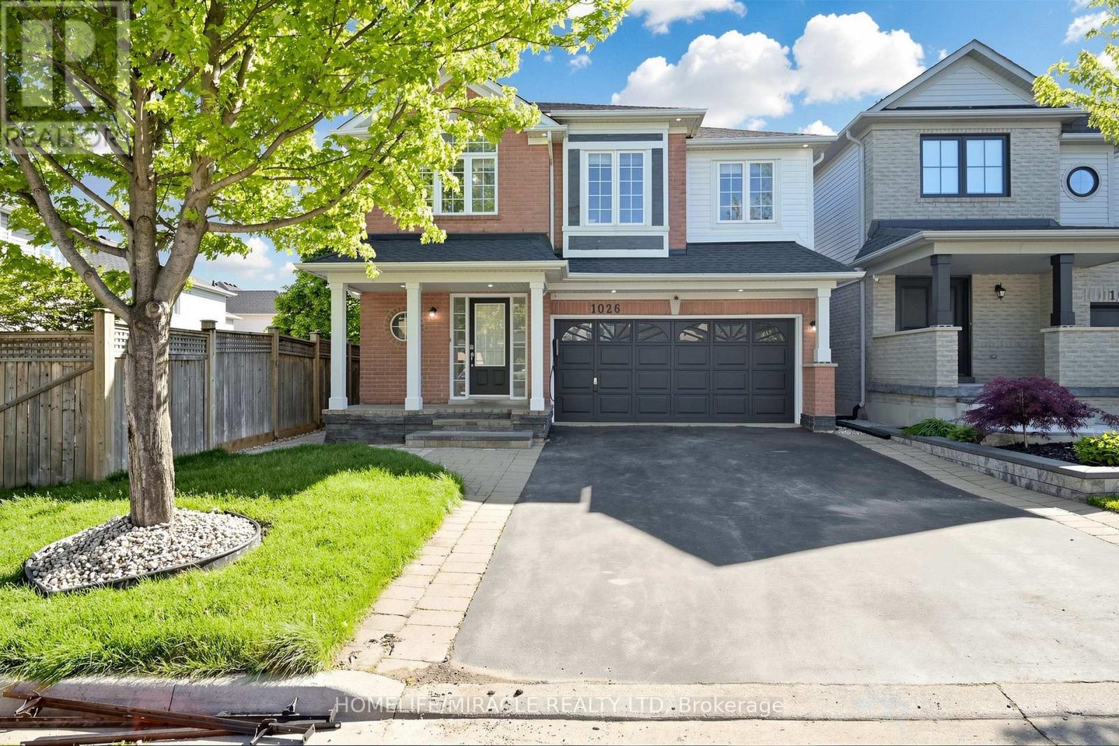 1026 HOLDSWORTH CRESCENT - 2