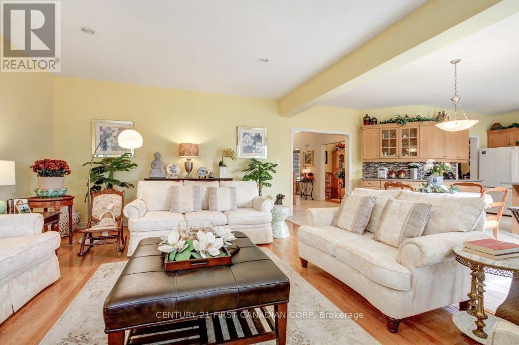 941 BARCLAY ROAD - 13