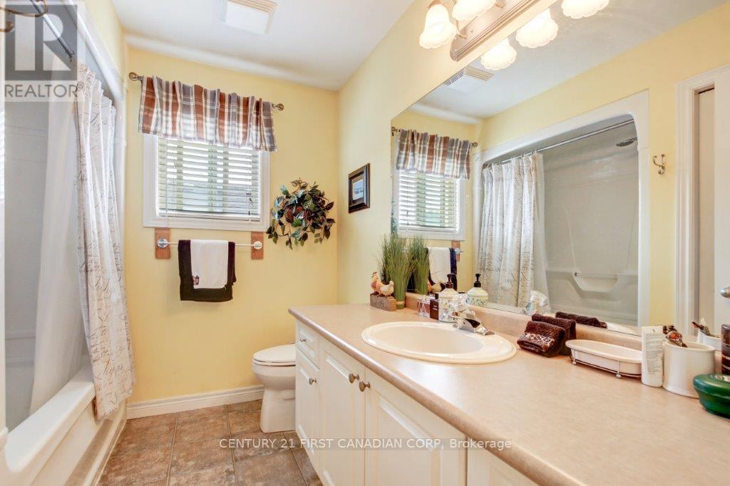 941 BARCLAY ROAD - 18
