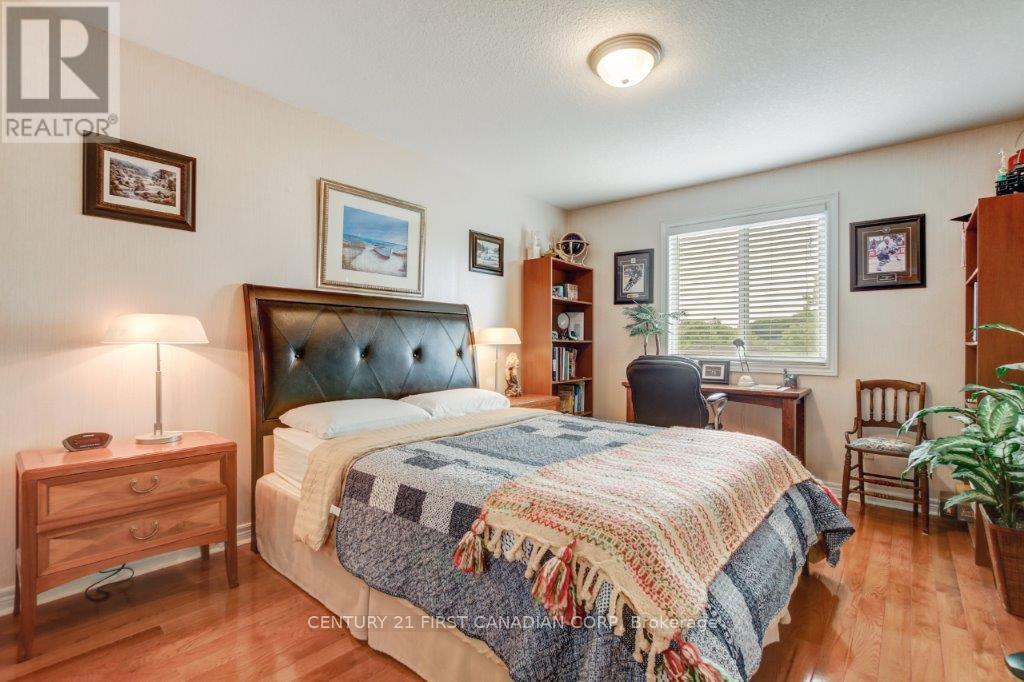 941 BARCLAY ROAD - 21