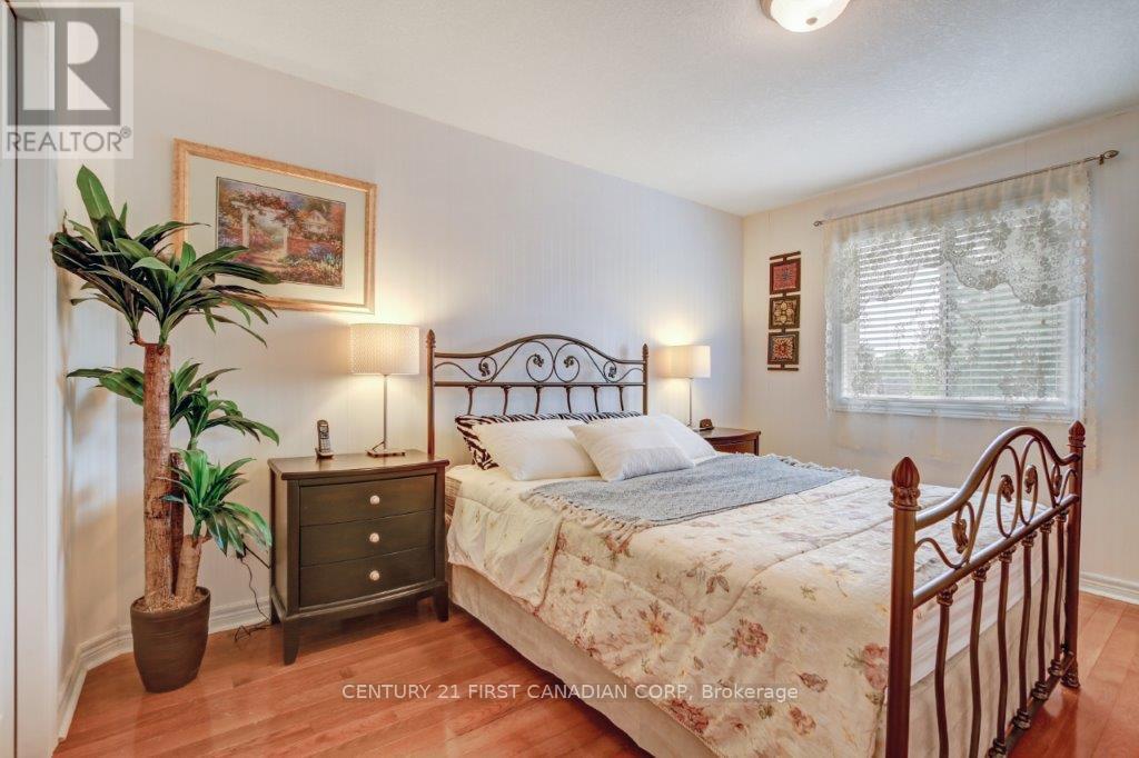 941 BARCLAY ROAD - 22