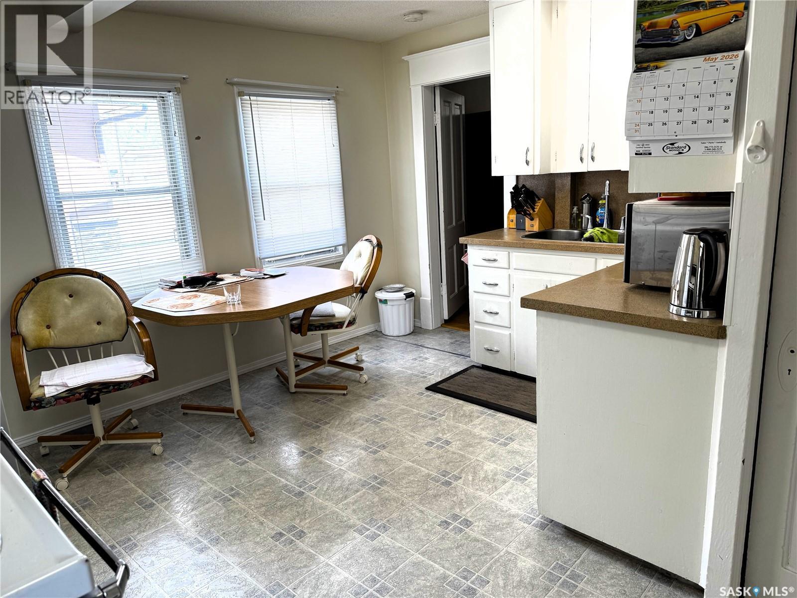 58 10th AVENUE NE - Image 3