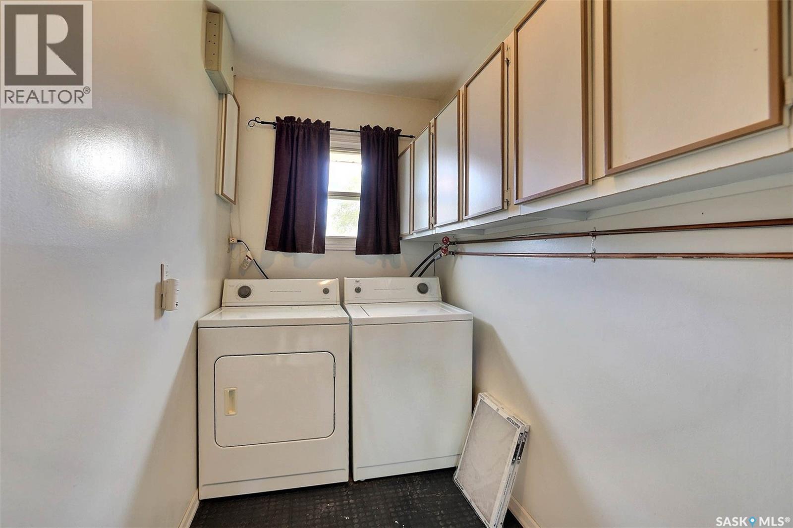 1834 Bond STREET — photo 14