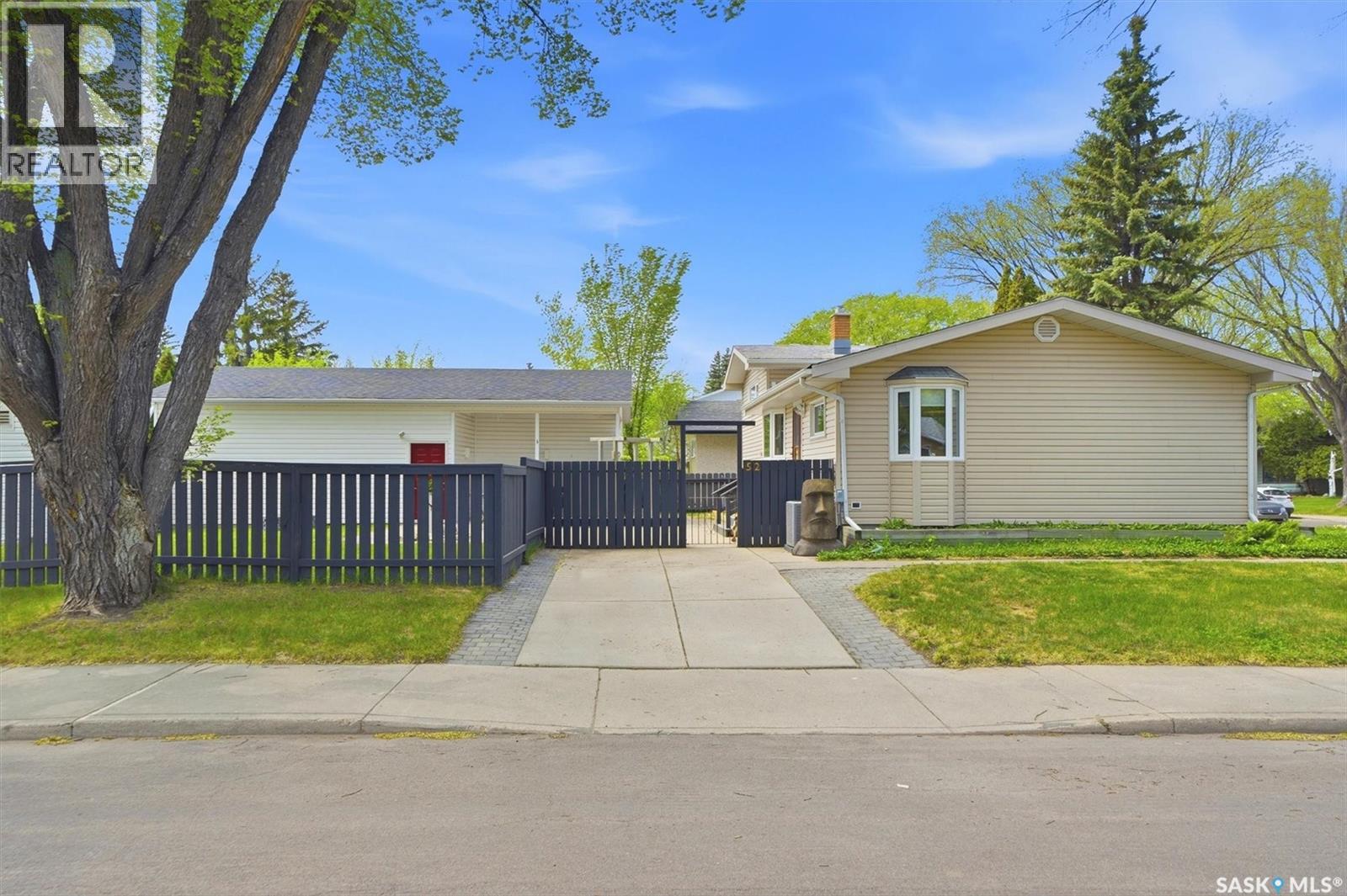 52 Potter CRESCENT - 36