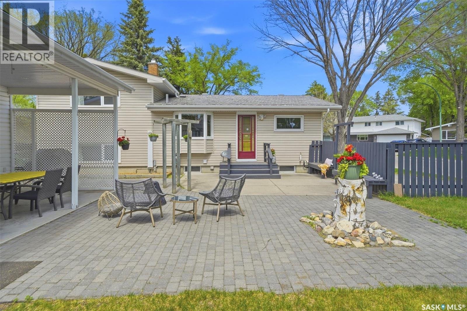 52 Potter CRESCENT - 38
