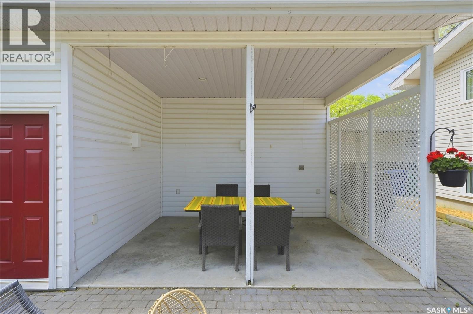 52 Potter CRESCENT - 39