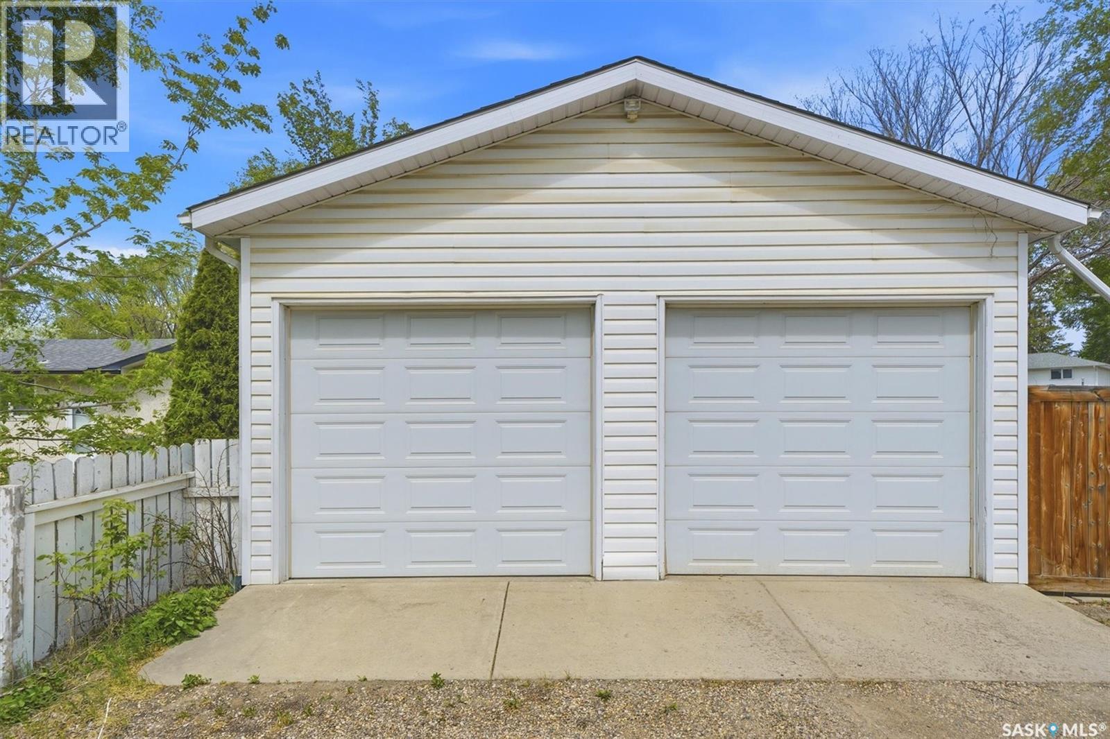 52 Potter CRESCENT - 43