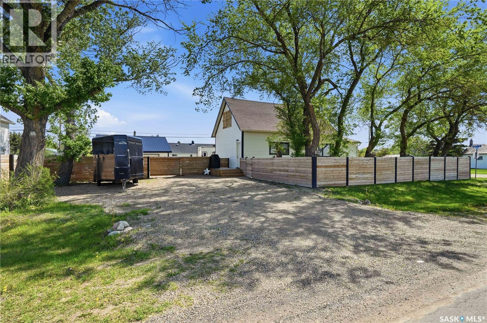 780 Railway AVENUE - photo 3