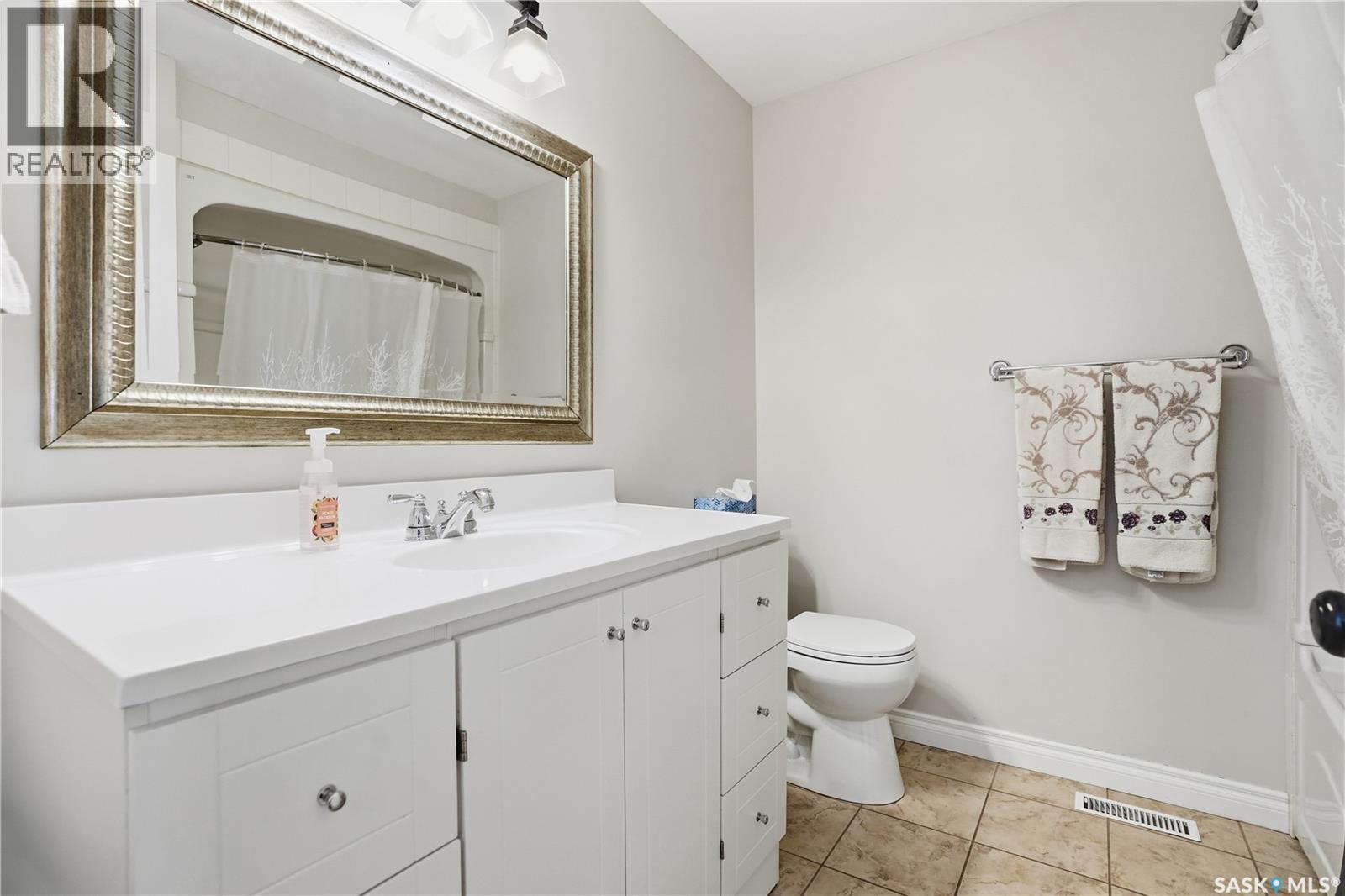 #A-B 141 Queen STREET - 20
