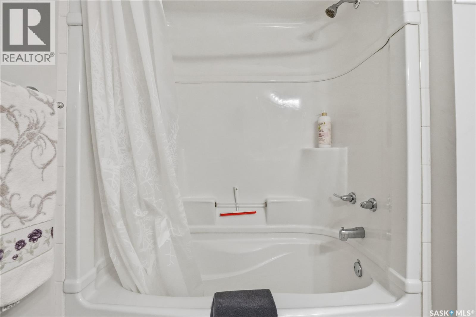 #A-B 141 Queen STREET - 21